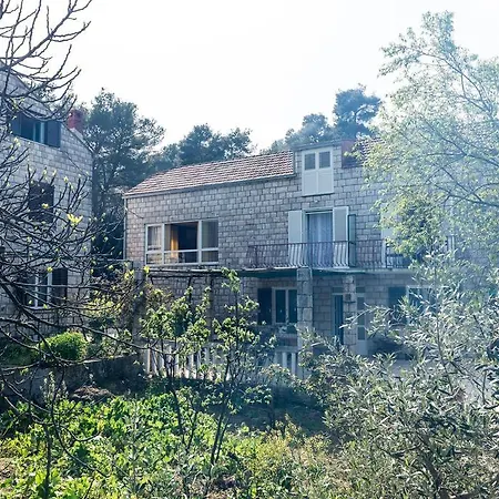 Guest house Karla Polace